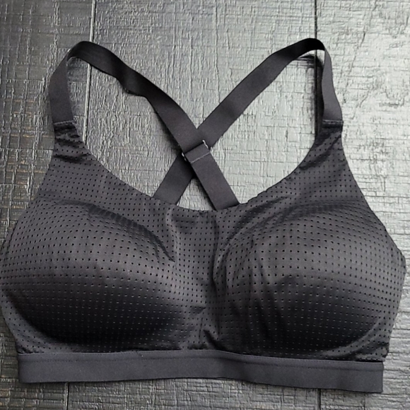 Victoria's Secret Sport Bra - Picture 1 of 4